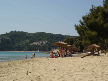 vromolimnos beach